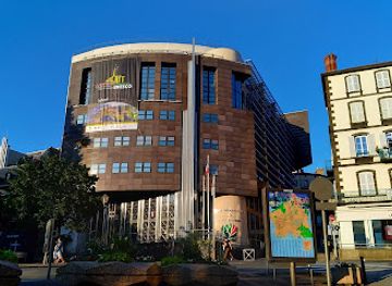 france/auvergne-volcanoes/shop/galeries-lafayette-clermont