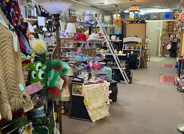 indiana/terre-haute/shop/reminisce-antiques-variety-store