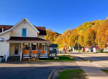 michigan/pictured-rocks-national-lakeshore/shop/muldoons-pasties-gifts