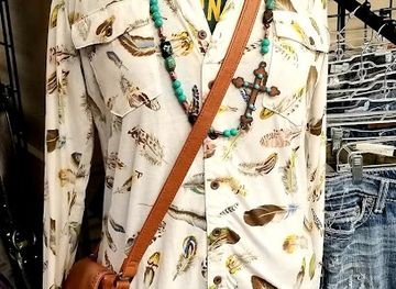 south-dakota/bear-butte-state-park/shop/lucy-s-nearly-new-shoppe