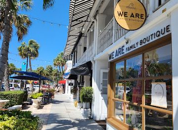 florida/sarasota/shop/we-are-family-boutique