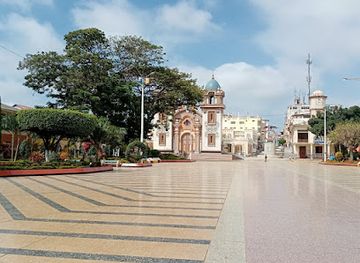 peru/tumbes/shop/plaza-de-armas-de-tumbes