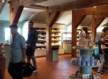 netherlands/zaanse-schans/shop/henri-willig-kaas-b-v