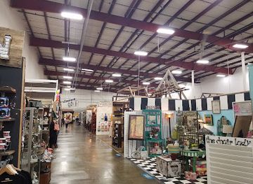 tennessee/clarksville/shop/miss-lucille-s-marketplace