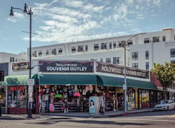 california/hollywood/hollywood-boulevard/shop/hollywood-souvenir-outlet