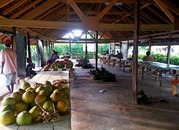 vanuatu/luganville/shop/local-market-seven-star