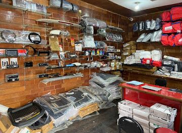 pakistan/ladakh/shop/mahindra-vehicle-age-suv-commercial-vehicle-showroom