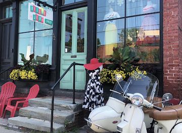 vermont/lake-champlain/shop/billie-jean-vintage