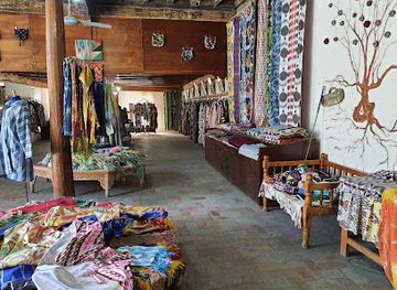 tajikistan/fergana-valley/shop/yodgorlik-silk-factory