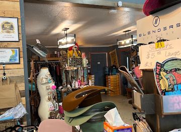 Split Arrow Boutique