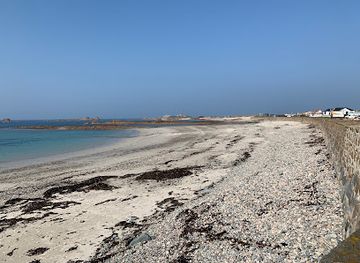 guernsey/l-ancresse-bay/shop/iceland-supermarket-cobo