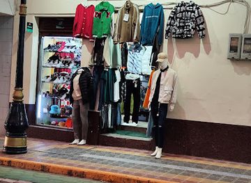 ecuador/otavalo/shop/bolivar-jeans-boutique-otavalo