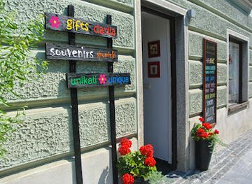 slovenia/kamnik/shop/koticek-pod-srecno-zvezdo-kristali-ezoterika-darila