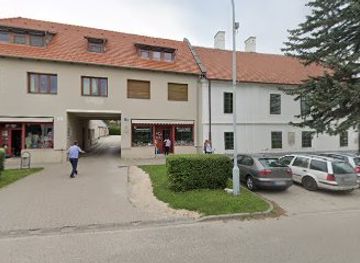 hungary/bakony/shop/bezs-divat