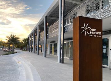 turks-and-caicos-islands/grace-bay-beach/shop/one-season-grace-bay