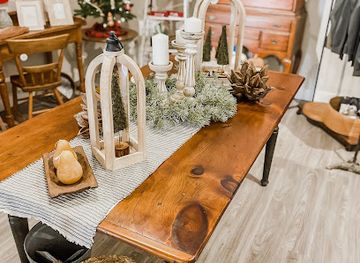 rhode-island/blackstone-river-bikeway/shop/the-modern-farmhouse