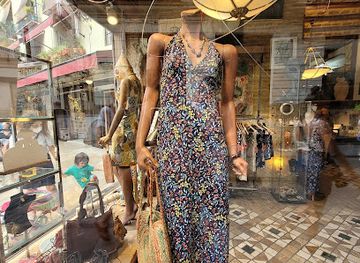 spain/valencia/shop/copernia-tienda-de-moda-complementos-y-arte-de-creacion-propia