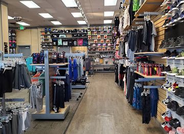 colorado/sterling/shop/apple-wood-shopping-center