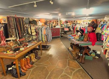 virginia/charlottesville/shop/low-vintage-clothing-records-antiques