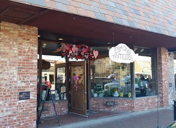 oklahoma/edmond/shop/edmond-antiques-and-estate-sales