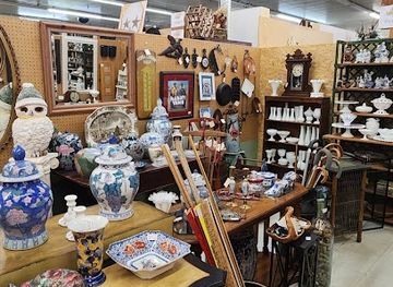 Angel's Antiques & Flea Mall