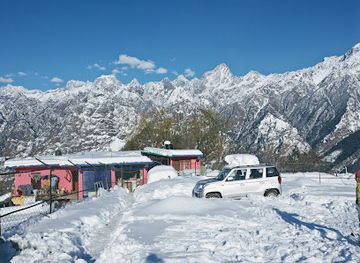 india/auli/shop/semwal-brothers