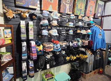 montana/glacier-national-park/shop/glacier-outfitters