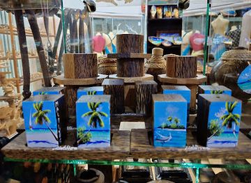 maldives/thoddoo-island/shop/island-souvenir