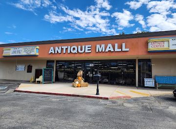 texas/new-braunfels/shop/the-rooster-antiques