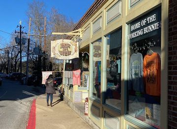 arkansas/eureka-springs/shop/east-by-west