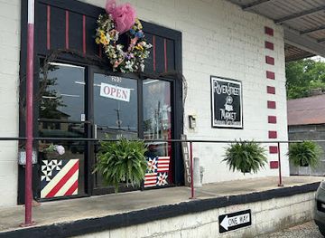 arkansas/ozark-national-forest/shop/river-street-market