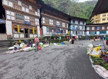 bhutan/trashigang/shop/vegetable-diary-market