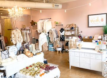 florida/tallahassee/shop/the-pink-pineapple