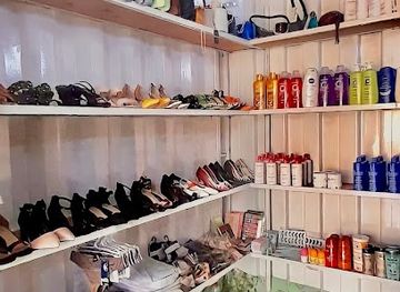 guinea-bissau/cacheu-region/shop/casa-da-moda