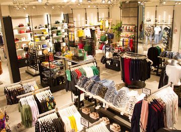 tunisia/tunis/shop/stradivarius