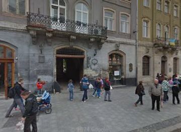 ukraine/lviv/rynok-square/shop/defy-store