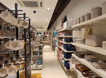 malta/sliema/shop/marks-and-spencer