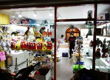 vietnam/hanoi/ba-dinh-district/shop/creative-gift-shop