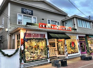 new-hampshire/white-mountains/shop/the-penguin-gallery