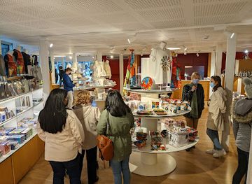 spain/catalonia/shop/sagrada-familia-souvenir-shop