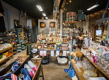 washington/spokane-river/shop/lolo-boutique