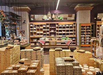 turkiye/istanbul/sultanahmet/shop/olive-farm