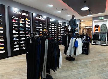 south-africa/kalahari/shop/side-step-kalahari-mall