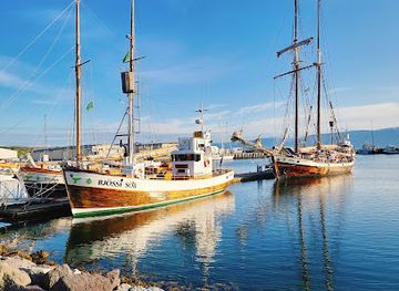 iceland/husavik-area/shop/husavik-port