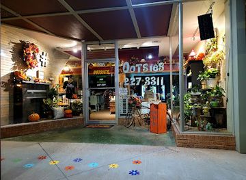 oklahoma/gloss-mountain-state-park/shop/ootsie-s-blossoms-boutique-flowers