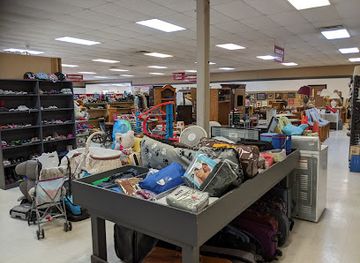 new-mexico/manzano-mountains/shop/adelante-bargain-square-thrift-store
