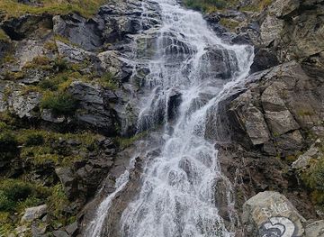romania/transfagarasan-highway/shop/capra-waterfall