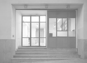 spain/madrid/shop/helga-de-alvear-gallery