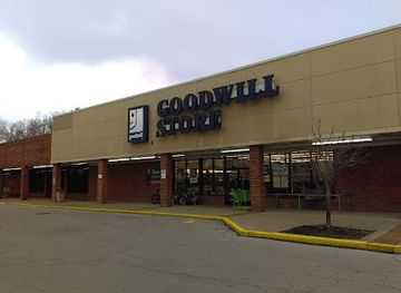 tennessee/clarksville/shop/tradewinds-north-shopping-center