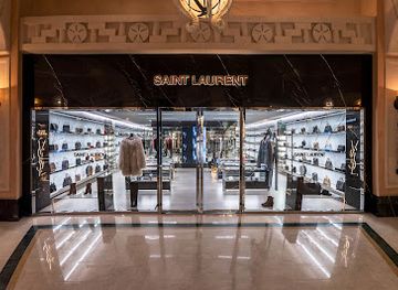 the-bahamas/nassau-and-paradise-island/shop/saint-laurent